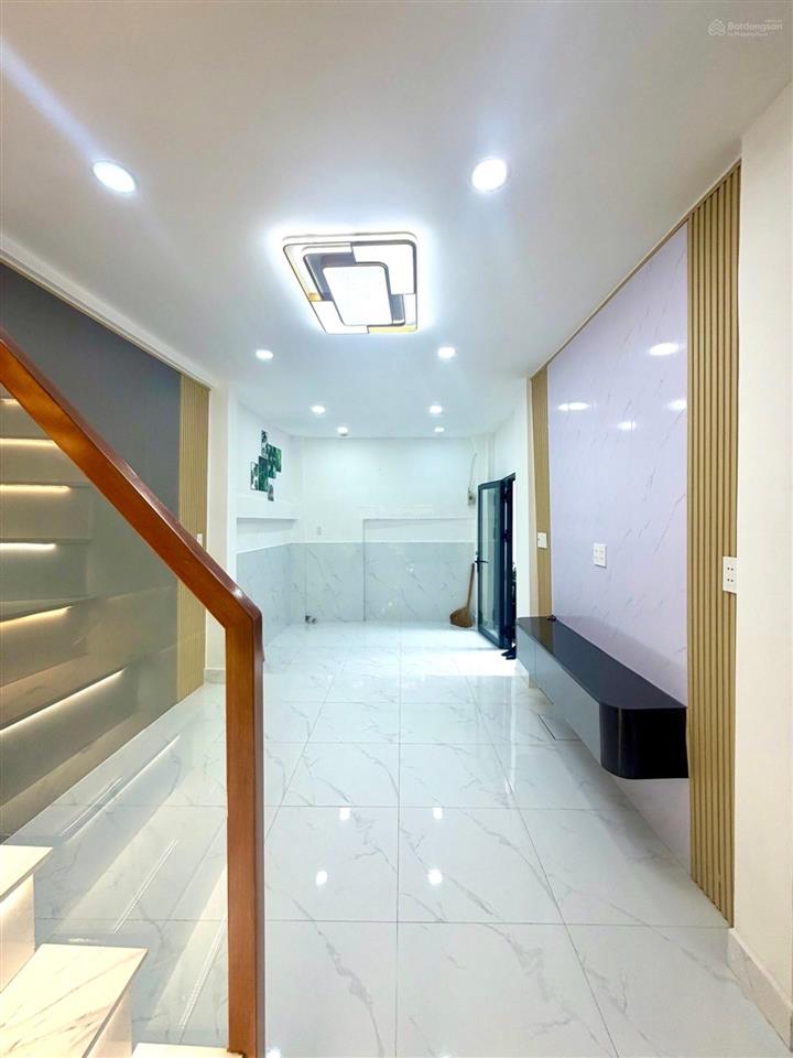 Nhà mới đẹp 3 tầng 24 m2  lạc long quân q11  giá chỉ nhỉnh 3 tỷ
