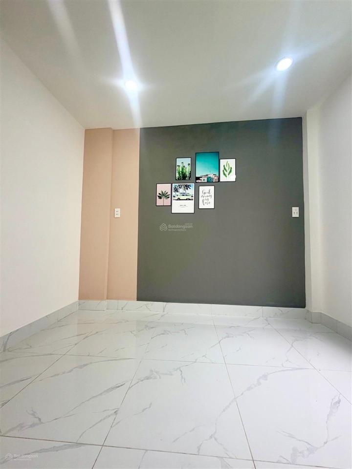 Nhà mới đẹp 3 tầng 24 m2  lạc long quân q11  giá chỉ nhỉnh 3 tỷ