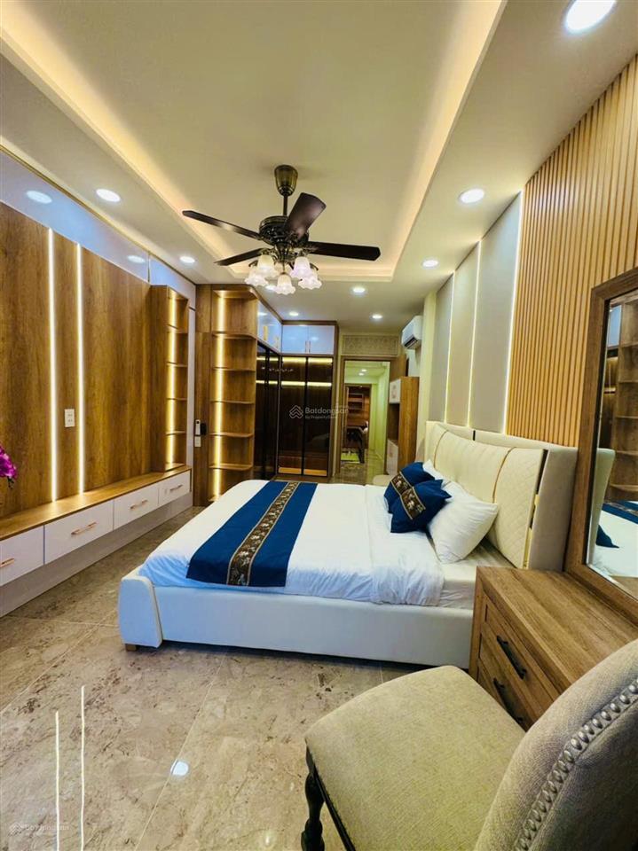 Siêu phẩm mặt tiền 2 tầng hxh thông lạc long quân  nhà mới đẹp  full nội thất xịn sò  chỉ 5 tỷ