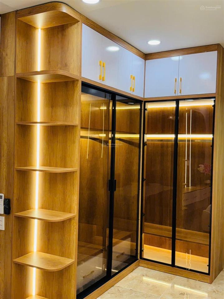 Siêu phẩm mặt tiền 2 tầng hxh thông lạc long quân  nhà mới đẹp  full nội thất xịn sò  chỉ 5 tỷ