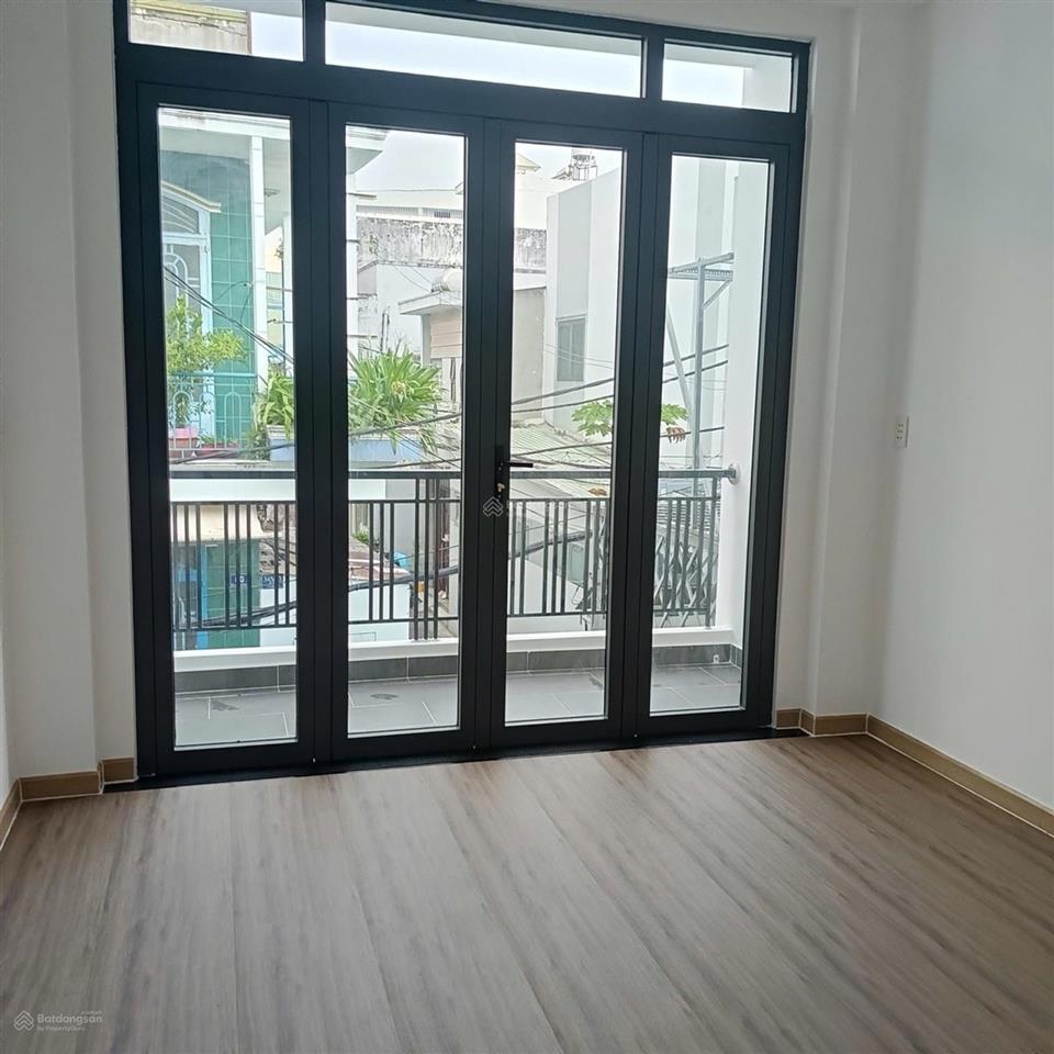 Nhà đẹp giá tốt âu cơ  2 tầng 50 m2  chỉ nhỉnh nhẹ 7 tỷ