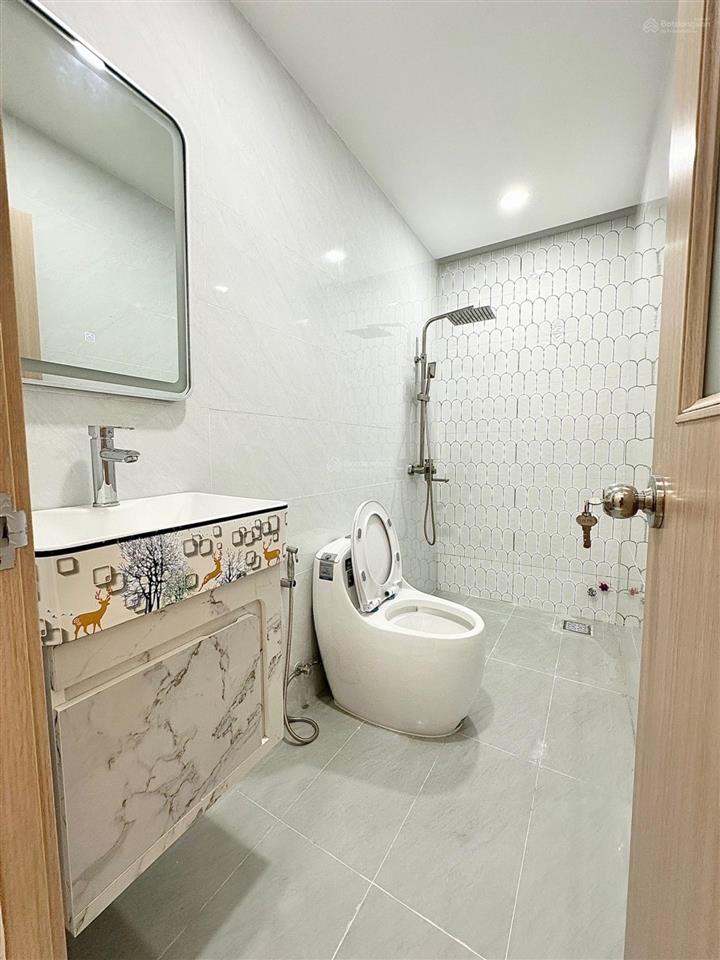 Nhà đẹp hết ý  2 tầng 61 m2  khu sầm uất lũy bán bích  thoại ngọc hầu  giá chỉ nhỉnh 6 tỷ