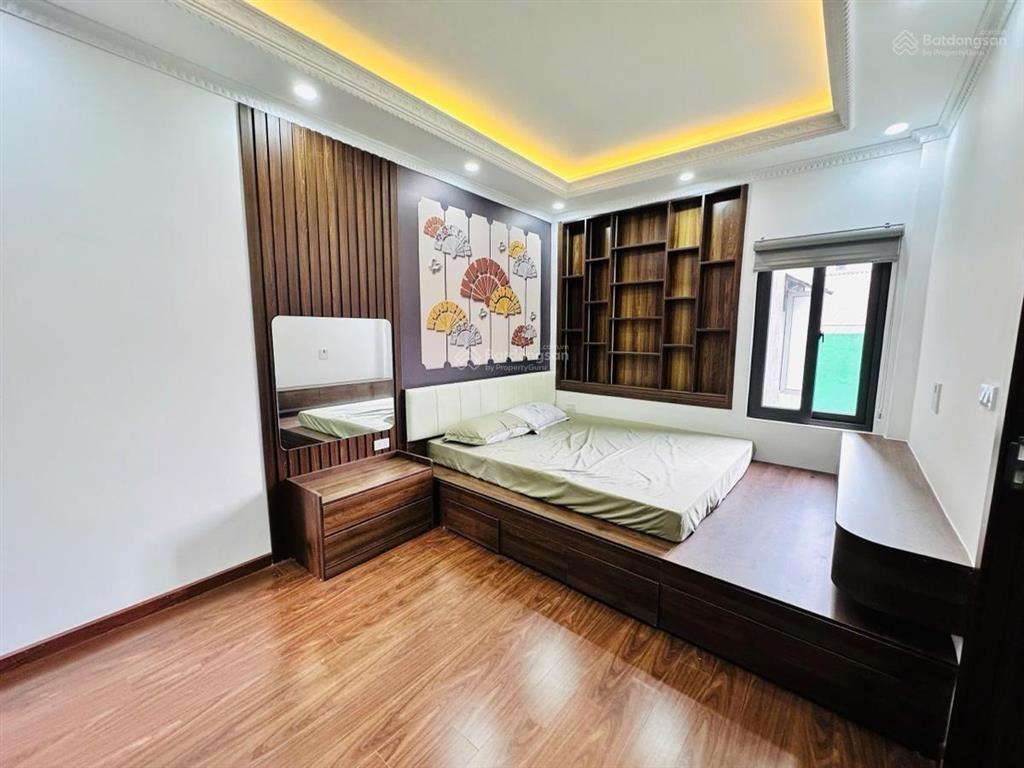 Hot! cầu giấy chỉ 9,6 tỷ dt40 m25 tầng  3 ngủ  sátôtô  cạnh hồ  nhà đẹp full nội thất ở ngay