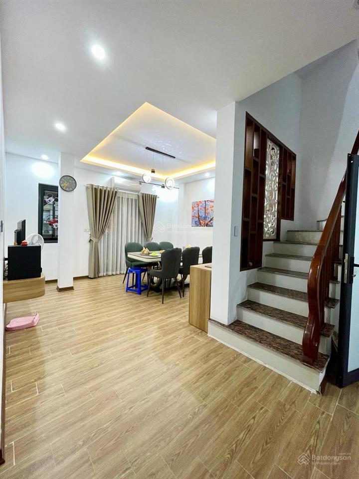 Chỉ 8 tỷ ! siêu phẩm nguyễn khang cầu giấy , 37 m2 , sát ôtô ,ở ngay