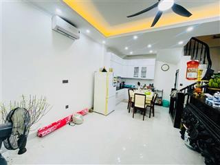 Chỉ 8 tỷ ! siêu phẩm nguyễn khang cầu giấy , 37 m2 , sát ôtô ,ở ngay