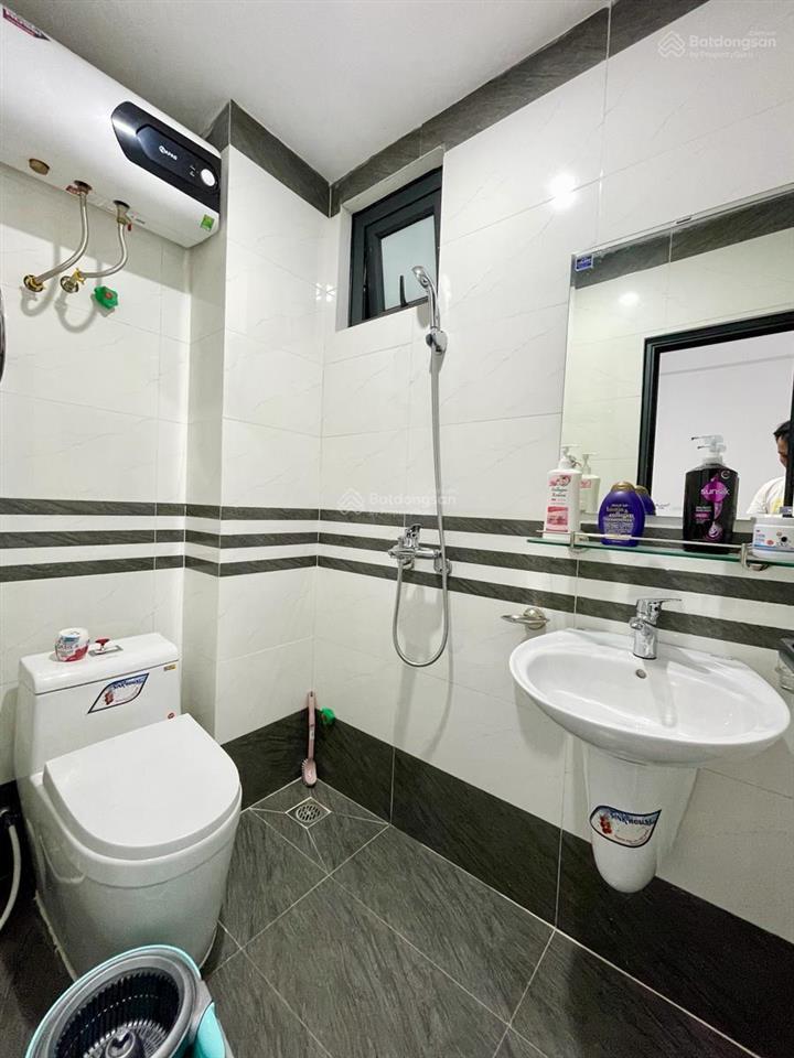 Chỉ 8 tỷ ! siêu phẩm nguyễn khang cầu giấy , 37 m2 , sát ôtô ,ở ngay