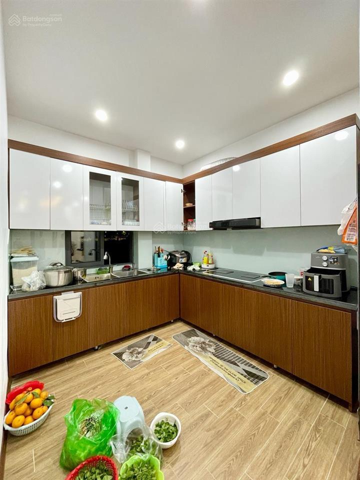 Chỉ 8 tỷ ! siêu phẩm nguyễn khang cầu giấy , 37 m2 , sát ôtô ,ở ngay