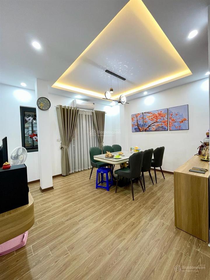 Cực hiếm ! chỉ 9,5 tỷ  nhà cầu giấy 5tâng ôtô đỗ cửa kinh doanh full nội thất ở sướng
