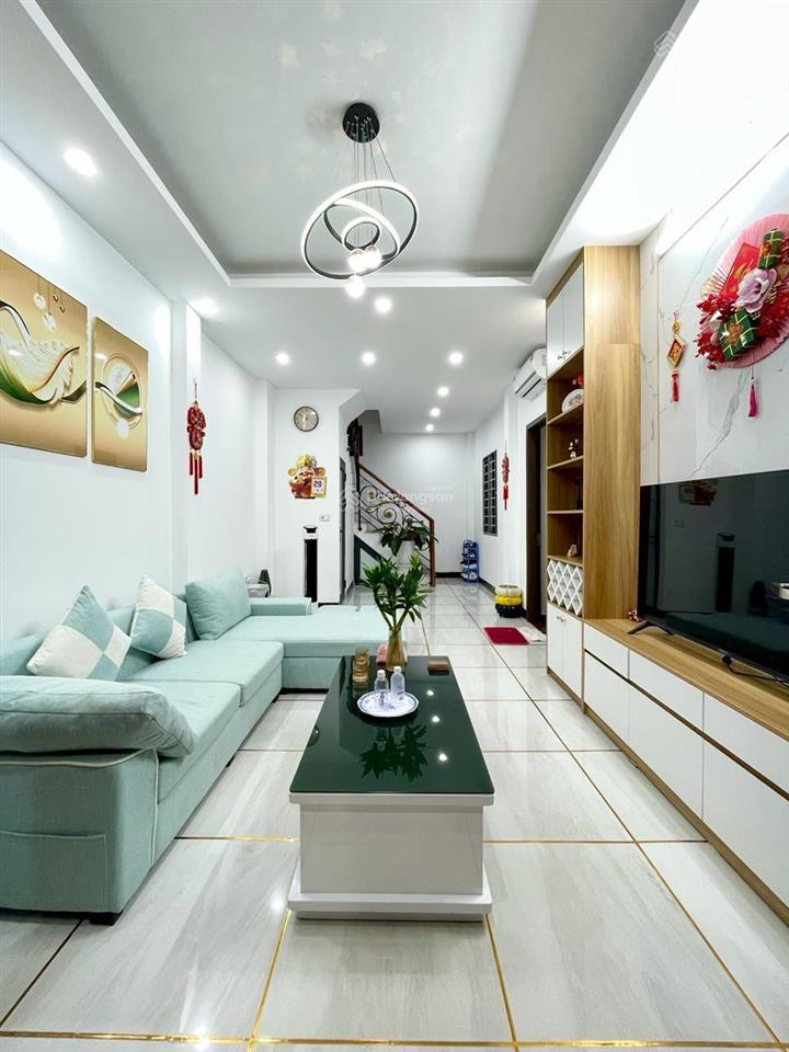 Cực hiếm ! chỉ 9,5 tỷ  nhà cầu giấy 5tâng ôtô đỗ cửa kinh doanh full nội thất ở sướng