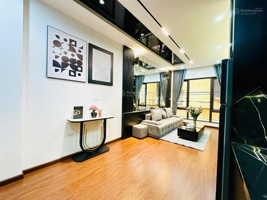 Vip ! cầu giấy  chỉ 9,5 tỷ  ôtô đỗ cửa  nhà mới  full nôi thất xịn  ở sướng