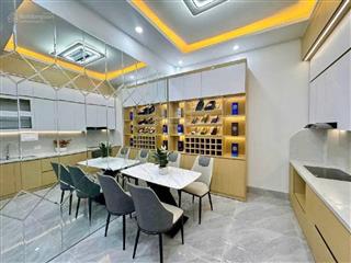 Hot! cầu giấy  45m2  chỉ 8,4 tỷ  6 tầng  full nội thất xịn  gần ôtô  kinh doanh  đẹp ở ngay