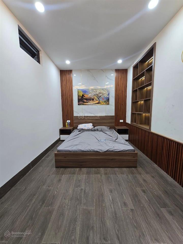 Hiếm cầu giấy  50m2  2 phòng ngủ  ôtô đỗ cửa tòa  sổ đỏ sang tên  ở ngay