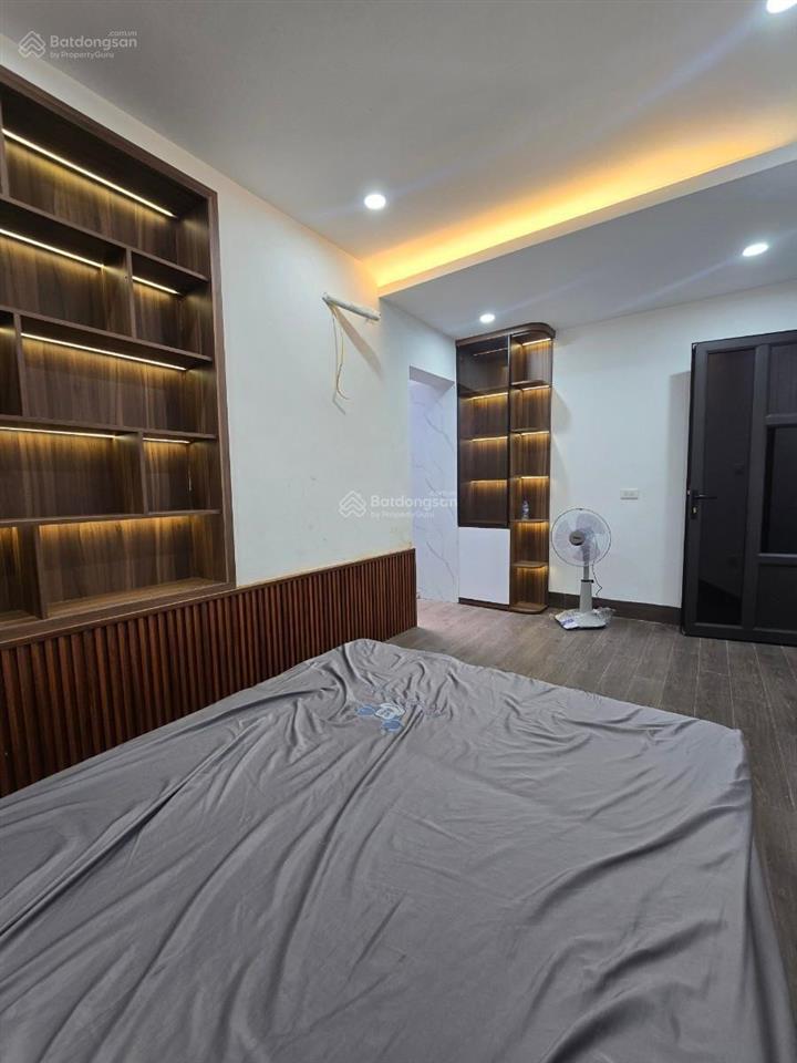 Hiếm cầu giấy  50m2  2 phòng ngủ  ôtô đỗ cửa tòa  sổ đỏ sang tên  ở ngay