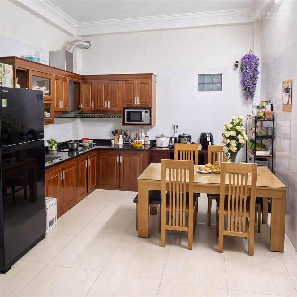 Hiếm! chỉ 8,1 tỷ  47m2  5 tầng  full nội thất  gần ôtô  kinh doanh  tại hoa bằng, cầu giấy