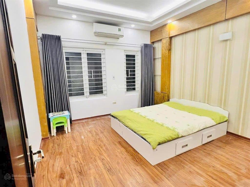 Giật mình 7,5 tỷ  5 tầng  30m2  gần ôtô  dương quảng hàm, cầu giấy về ở ngay