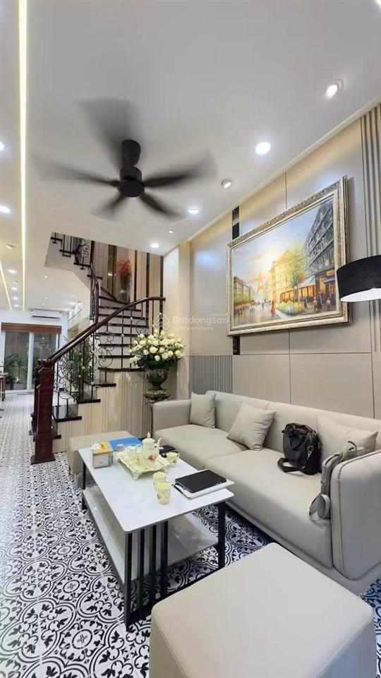Cầu giấy  8,5 tỷ phân lô ô tô  kinh doanh  full nội thất  ở ngay