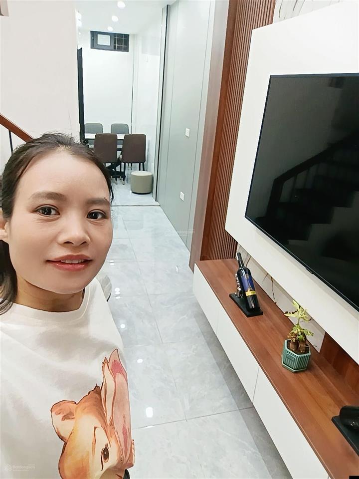 8,5 tỷ cầu giấy 50m25 tầng gần ôtô kinh doanh full nội thấtở ngay