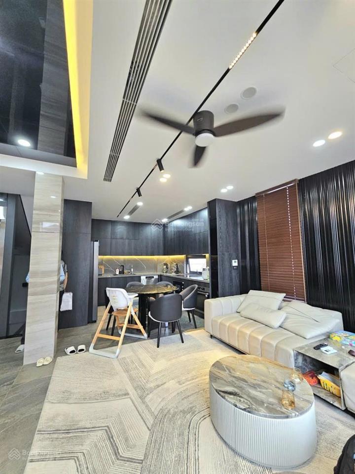 8,5 tỷ cầu giấy 50m25 tầng gần ôtô kinh doanh full nội thấtở ngay