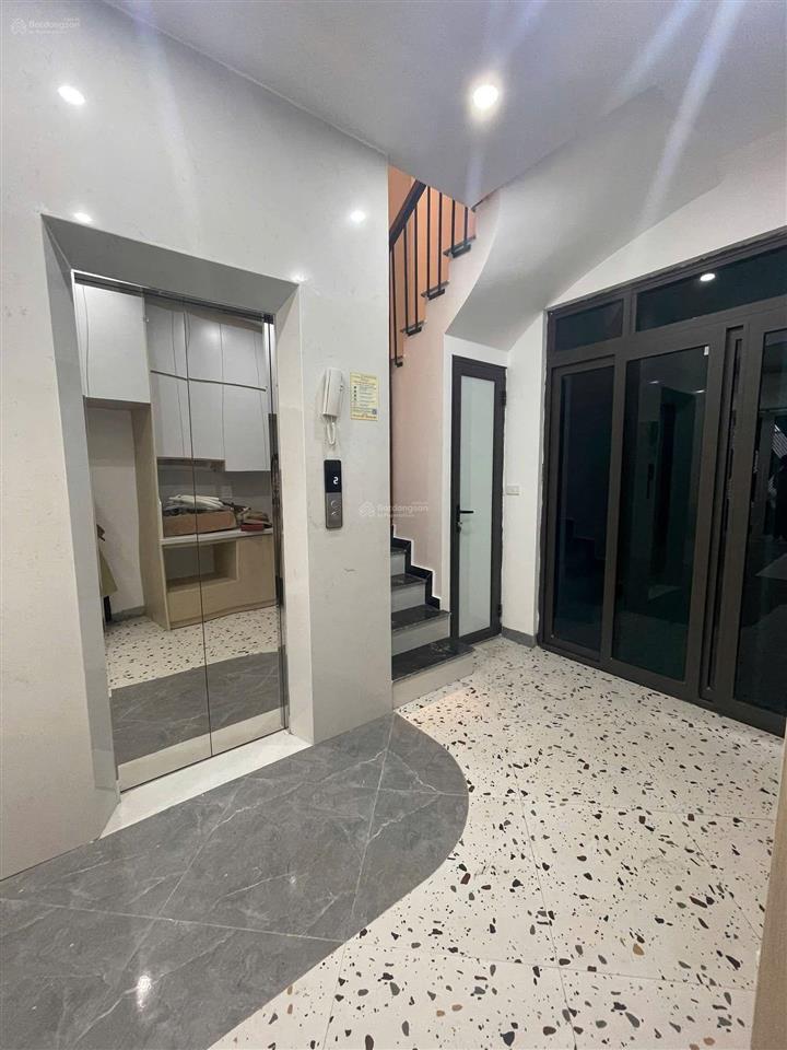 Cầu giấy căn hộ 150m2 7 tầng 1 hầm đang khai thác 3 tỷ 1 năm full nội thấtở ngay 58,9 tỷ