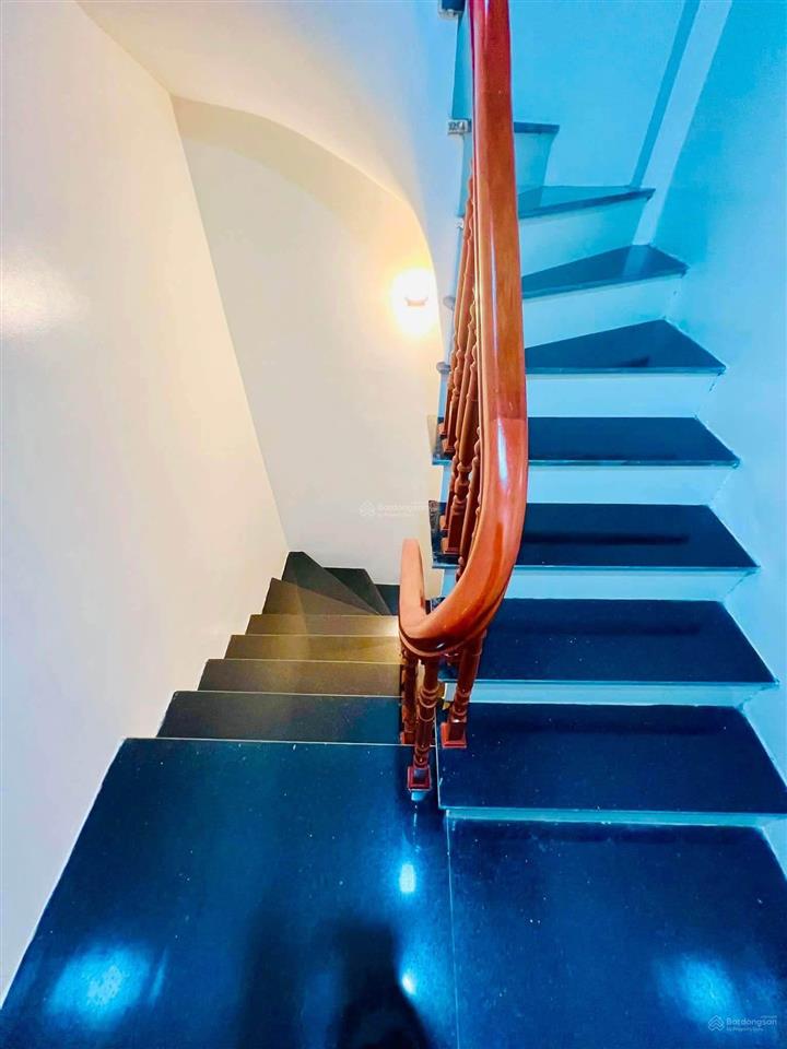 8tỷ dương quảng hàm  45m25tầng5 ngủ  gần ôtô  gần trường đại học kinh doanh full nội