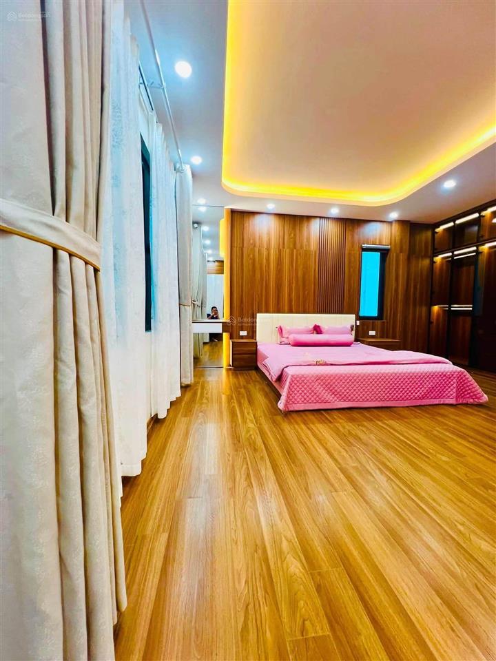 8tỷ dương quảng hàm  45m25tầng5 ngủ  gần ôtô  gần trường đại học kinh doanh full nội