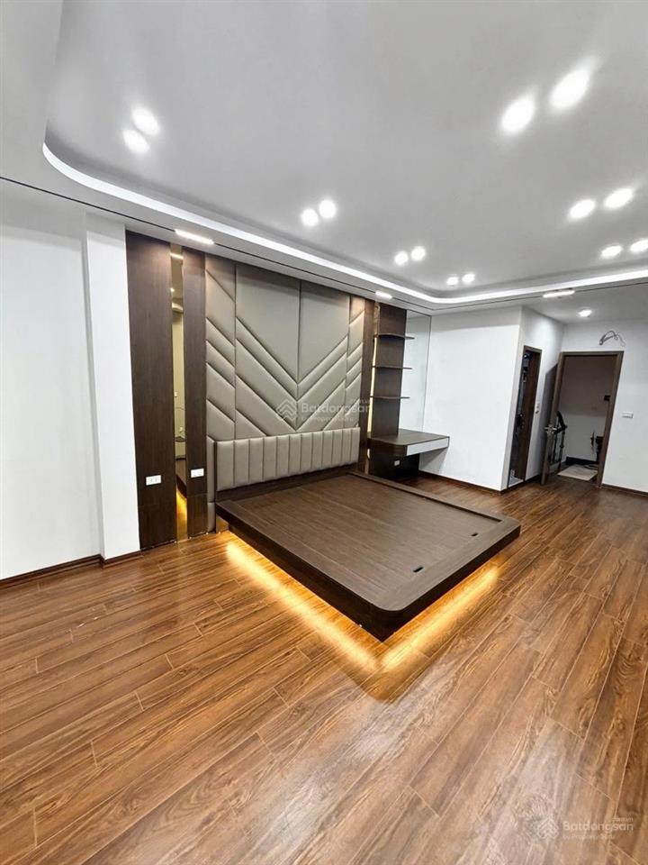 Hiếm! chỉ 6,75 tỷ  tt cầu giấy  4 tầng  full nội thấtgần ôtô kinh doanh  ở ngay