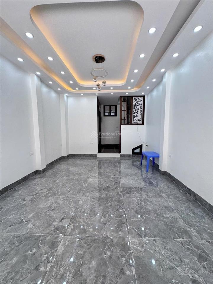 Tt cầu giấy 50 m2  6 tầng  thang máy  phân lô  ô tô  full nội thất  ở ngay