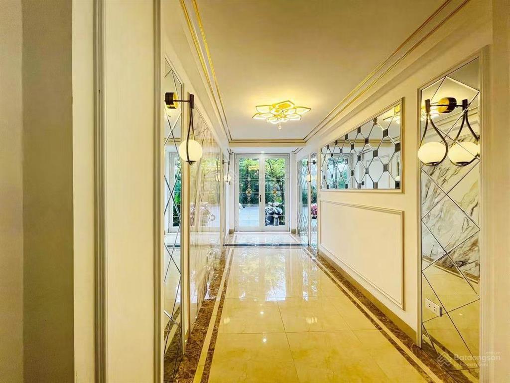 Ngõ 68 cầu giấy  45m2  6 tầng thang máy  13 tỷ  mới full nội thất  ở ngay