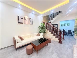 Hiếm 8,5 tỷ  phân lô ô tô  kinh doanh  tt cầu giấy  full nội thấtở ngay