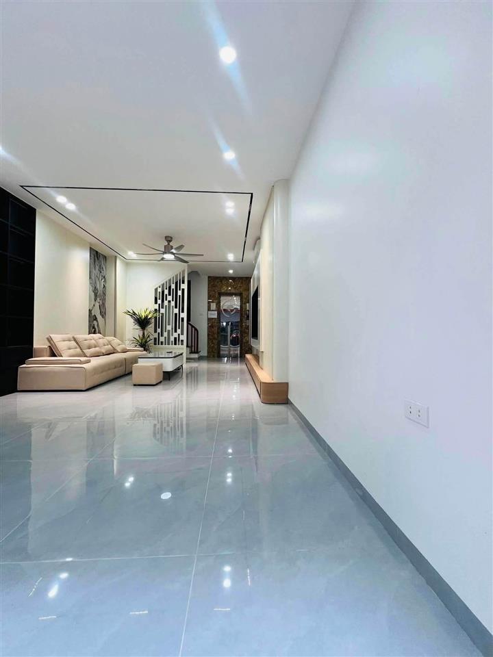 Cầu giấy  50m2  6 tầng thang máy  ô tô vào nhà  chỉ 15 tỷ  full nội thất  mới ở ngay
