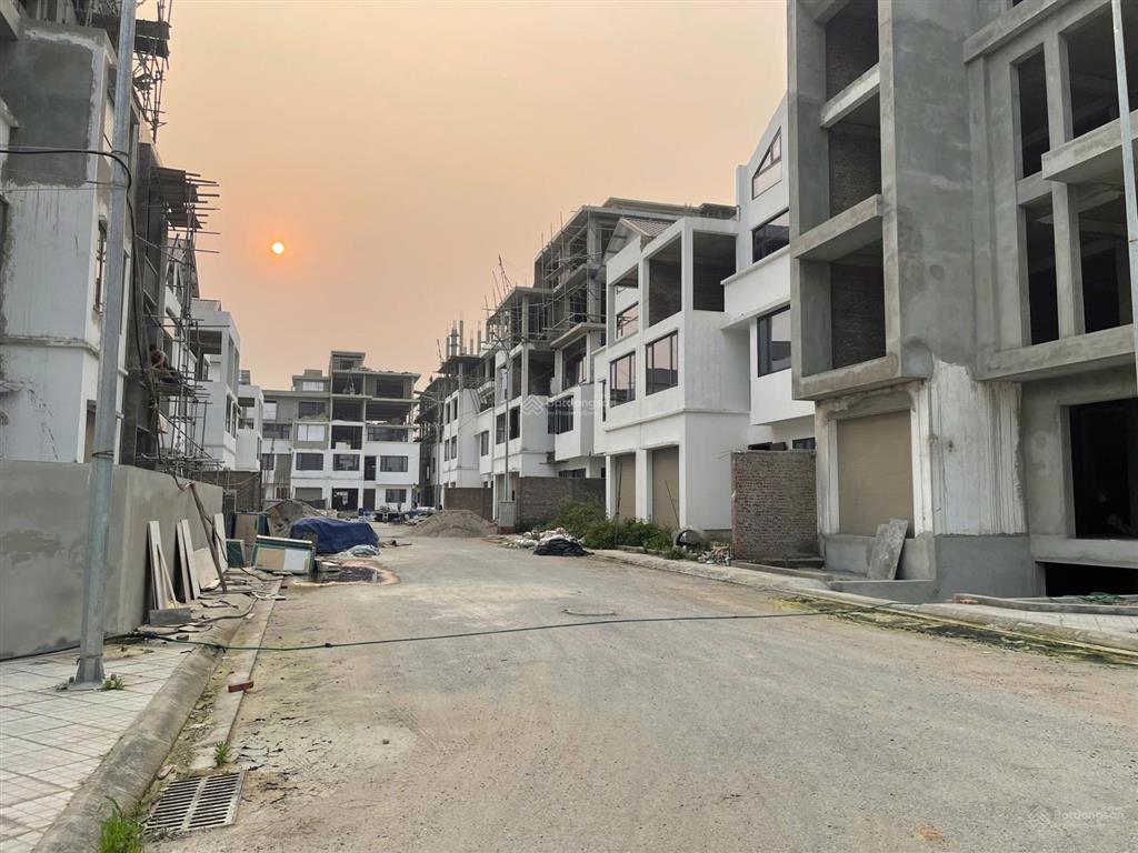 Đầu tư lãi ngay  biệt thự vạn xuân dt 174m2 giá 48 tỷ. cả khu có 37 căn. sát cạnh kđt ciputra