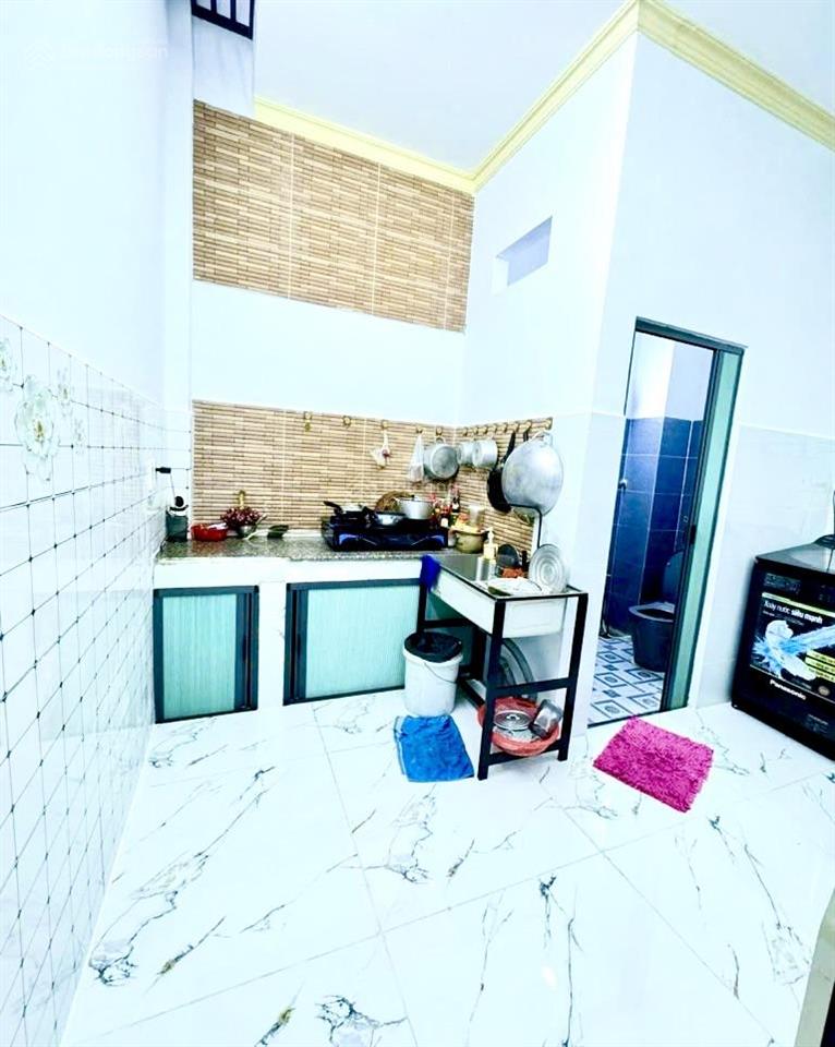 Nhà đẹp 2 tầng  cách mặt tiền tân kỳ tân quý vài bước chân  giá 4,65 tỷ