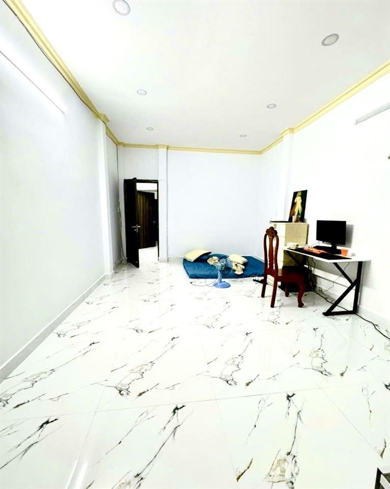 Nhà đẹp 2 tầng  cách mặt tiền tân kỳ tân quý vài bước chân  giá 4,65 tỷ