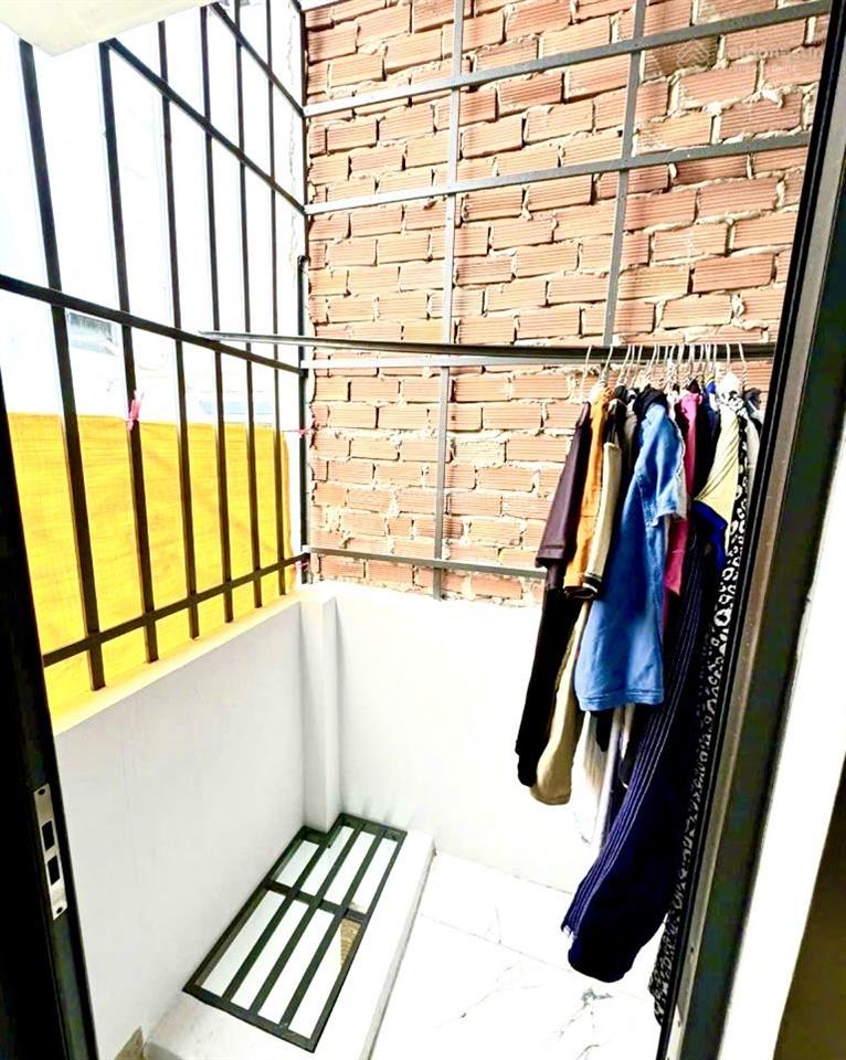 Nhà đẹp 2 tầng  cách mặt tiền tân kỳ tân quý vài bước chân  giá 4,65 tỷ