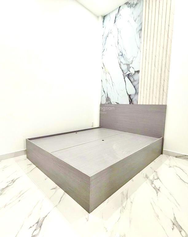 53m2  ngang 4m  hẻm 6m thông  chỉ cách mt 20m
