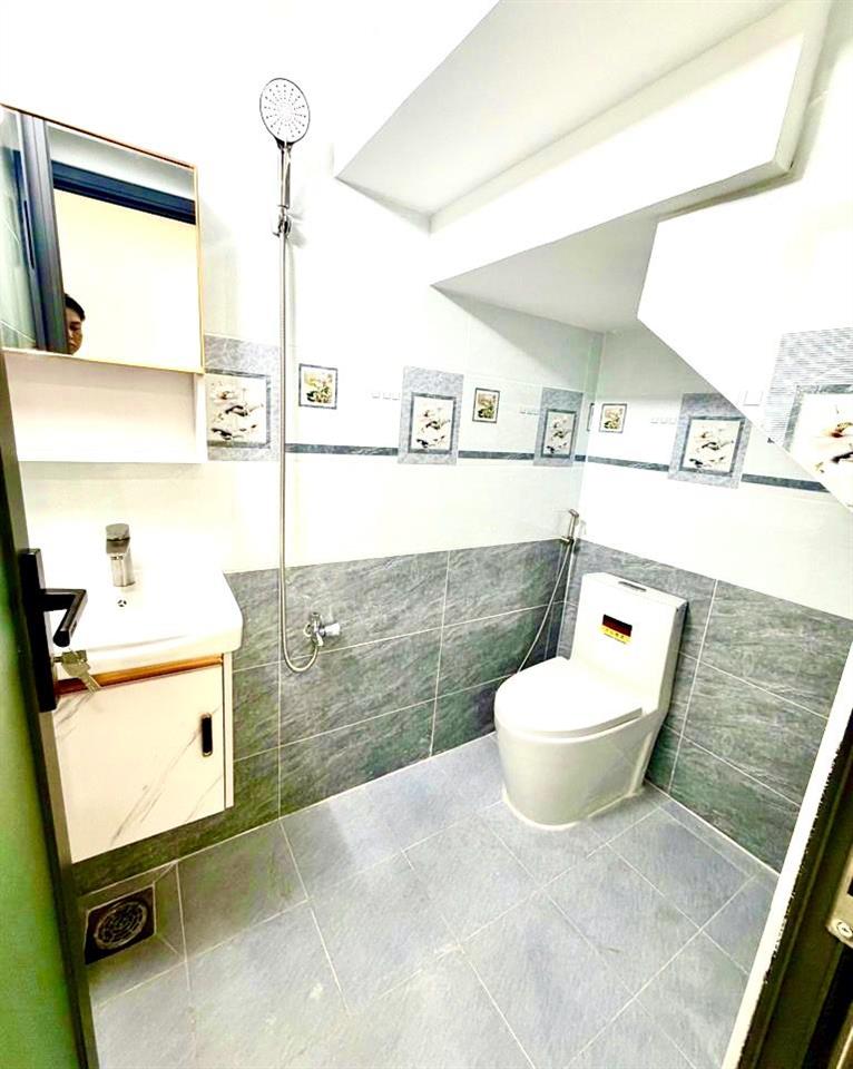 53m2  ngang 4m  hẻm 6m thông  chỉ cách mt 20m