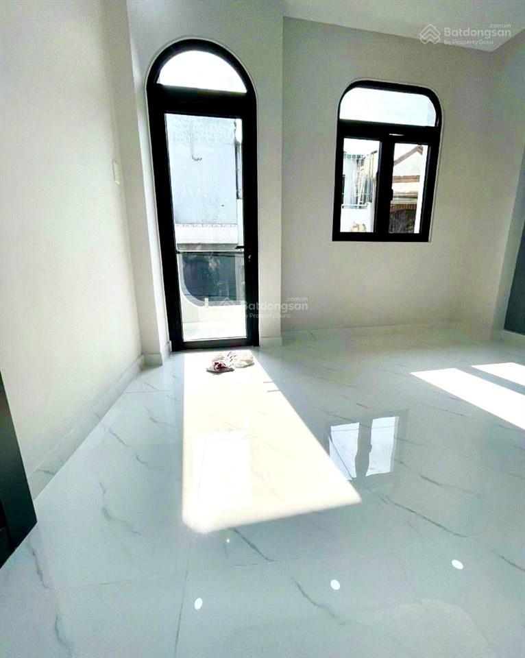 Ngay ngã 4 bốn xã  lê văn quới  nhà đẹp 2 tầng  hxh thông tứ tung
