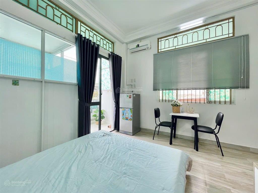Đúng hình đúng giá phòng ban công. full nội thất  giá rẻ gần ubnd (đảo kim cương q2)