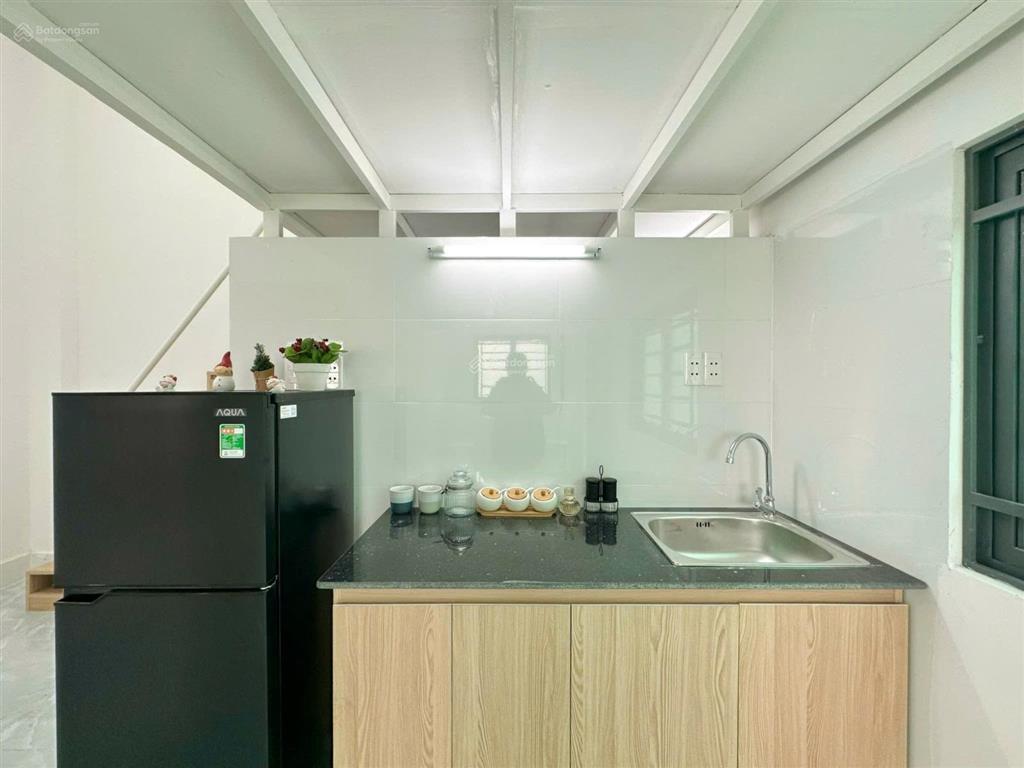 Căn hộ 1pn + 1 gác lửng có ban công. mặt tiền lê hữu kiều q2  gần cạnh đảo kim cương quận 2