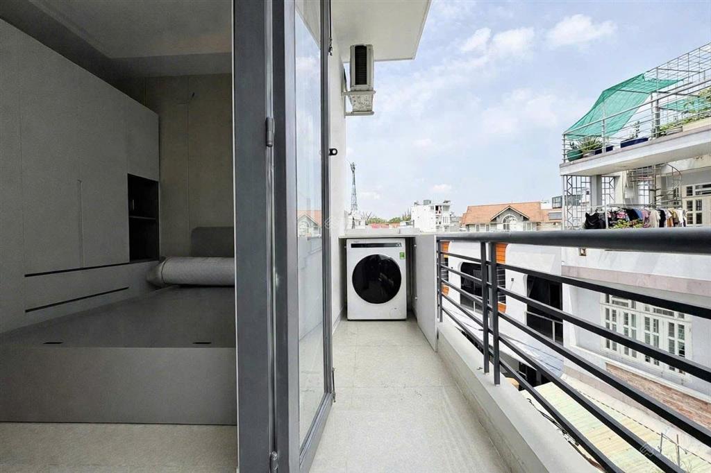 Hình thật giá thật. cho thuê căn hộ có ban công, full nội thất, giặt riêng. gần homy land quận 2