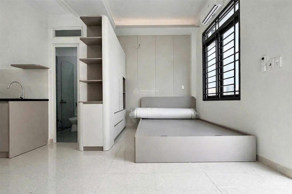 Hình thật giá thật. cho thuê căn hộ có ban công, full nội thất, giặt riêng. gần homy land quận 2