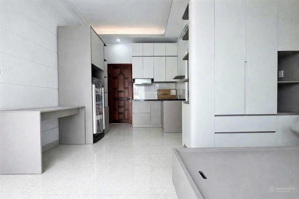 Hình thật giá thật. cho thuê căn hộ có ban công, full nội thất, giặt riêng. gần homy land quận 2