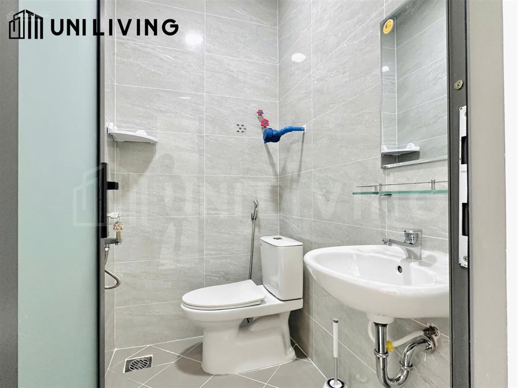 Phòng cho thuê có ban công, sạch sẽ mới tinh tươm luôn. gần bv lê văn thịnh q2. hình thật giá thật