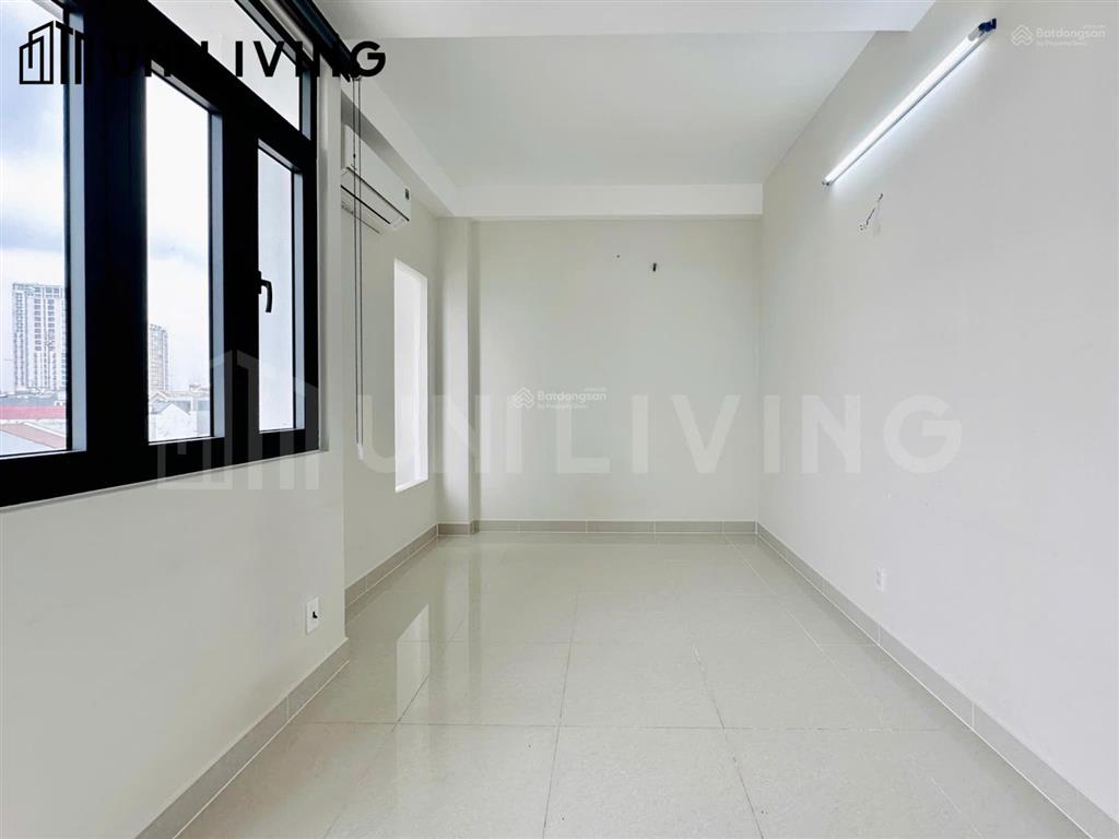Phòng cho thuê có ban công, sạch sẽ mới tinh tươm luôn. gần bv lê văn thịnh q2. hình thật giá thật