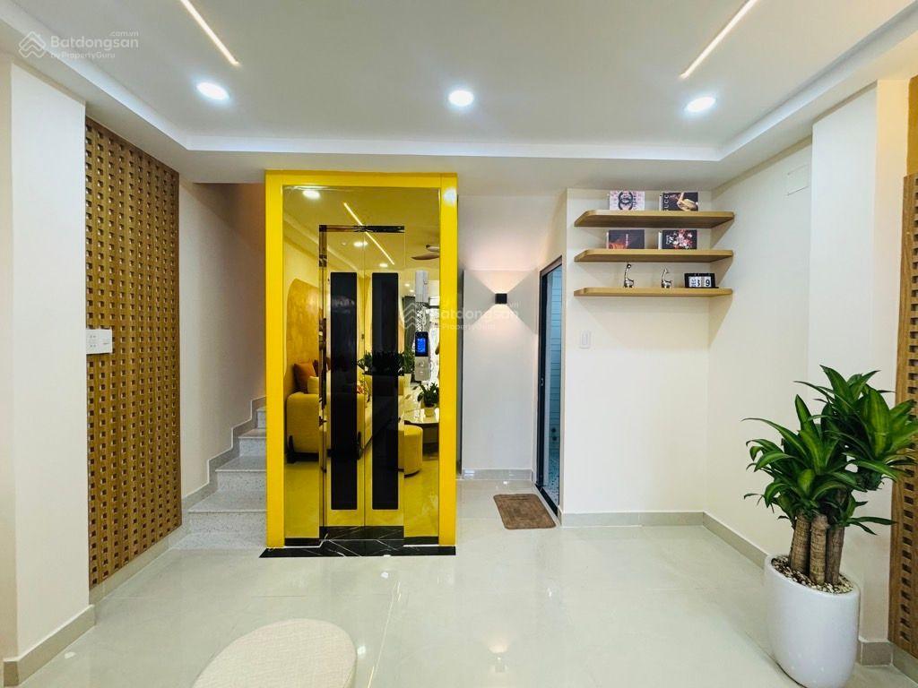 Gò vấp p6 # mặt tiền buôn bán kinh danh (4x12.5) 50m2 có thang máy # giá 9tỷ2  kết cấu  5 tần