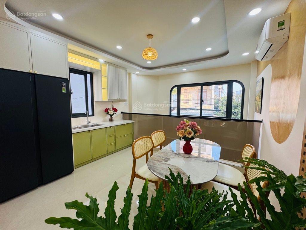 Gò vấp p6 # mặt tiền buôn bán kinh danh (4x12.5) 50m2 có thang máy # giá 9tỷ2  kết cấu  5 tần