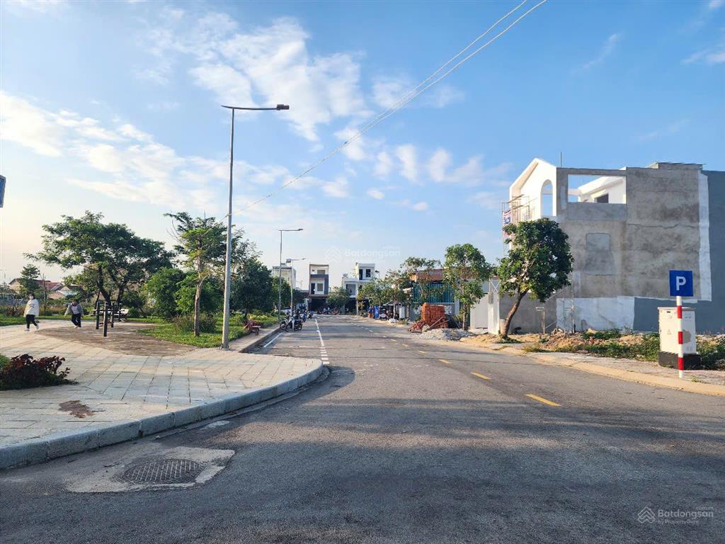Lô đẹp nhất đối diện công viên  mặt tiền đường bích khê  đối diện công viên   ngay