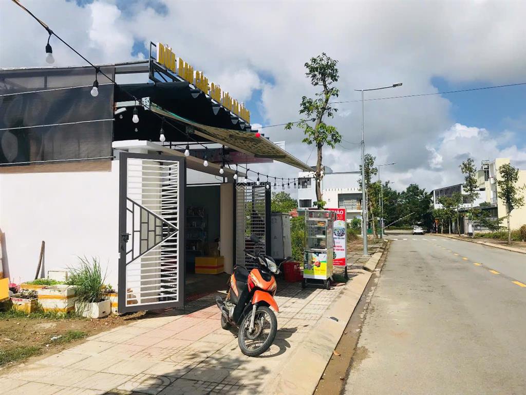 Lô đẹp nhất đối diện công viên  mặt tiền đường bích khê  đối diện công viên   ngay