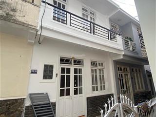 Cho thuê nhà 3 tầng hẻm 233 phan đình phùng giá 8tr