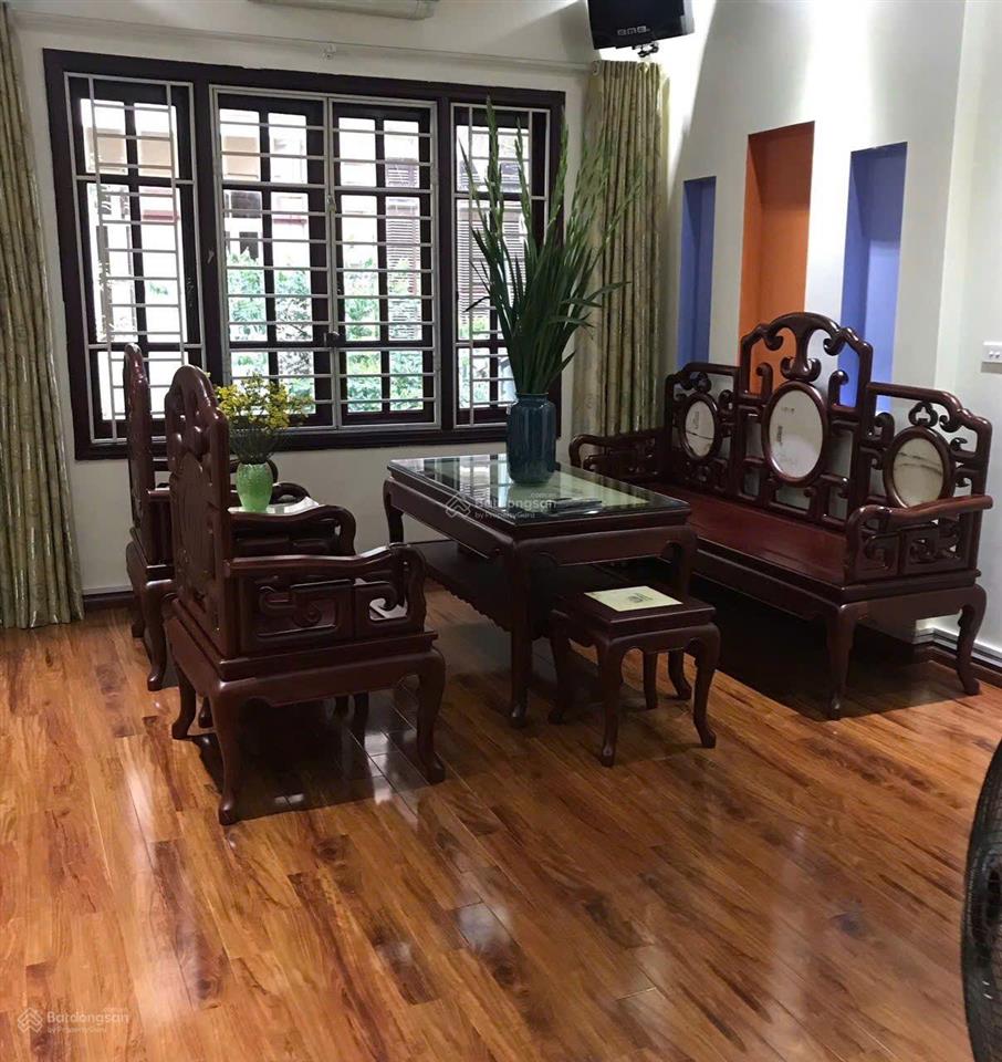 Bán nhà tây hồ, mặt ngõ đường rộng 7m, nhà sát đường võ chí công.
 dt 50m2, ô tô ngủ trong nhà.